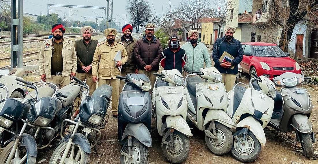 Vehicle lifter held, 8 two-wheelers recovered