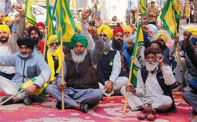 Samyukt Kisan Morcha finds it tough to keep flock together at Punjab-Haryana borders