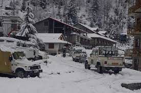 Life comes to standstill in Kullu, Lahaul-Spiti after heavy snowfall