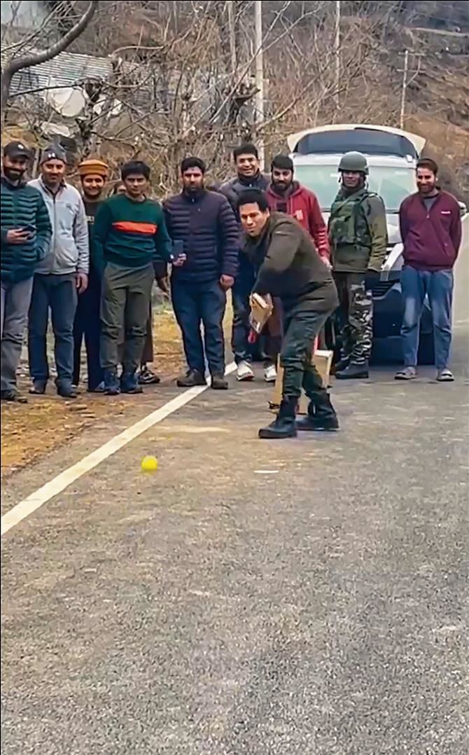 Sachin Tendulkar plays gully cricket with locals in Uri