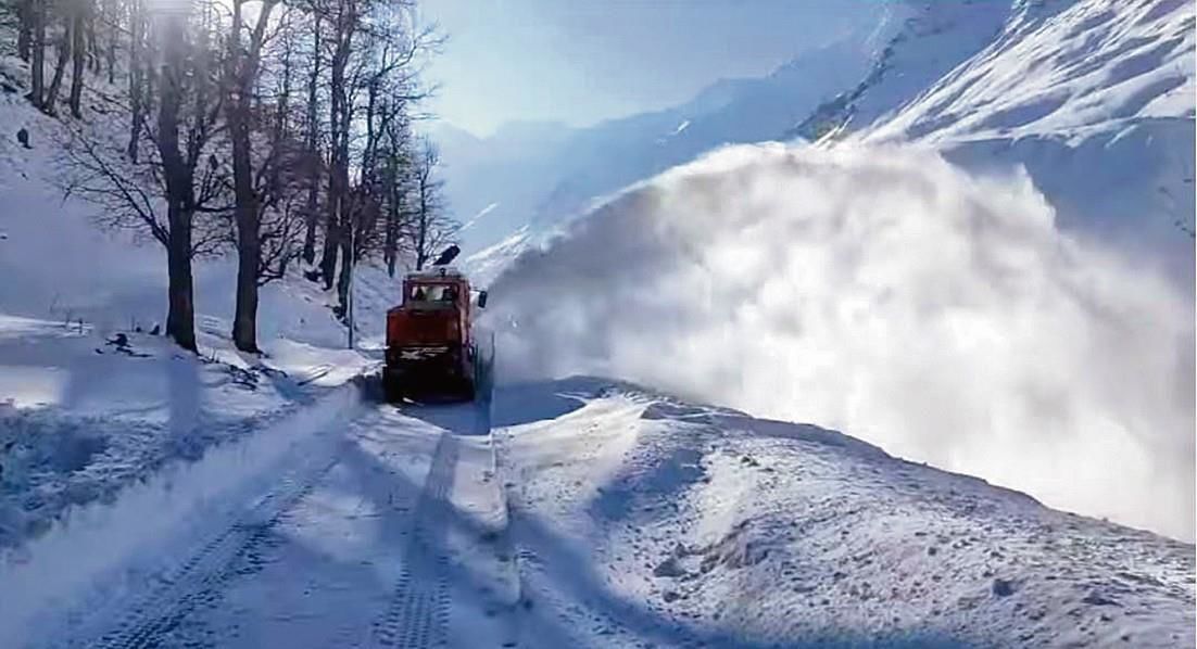 Snow-clearance operation launched in Bhaderwah