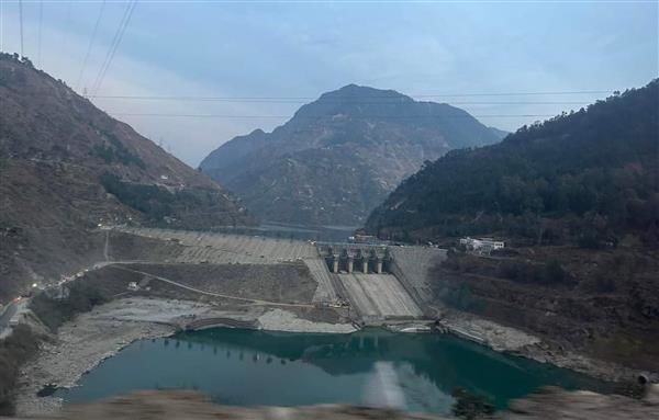 Mandi: Less water release from Pandoh dam in Beas irks green activists