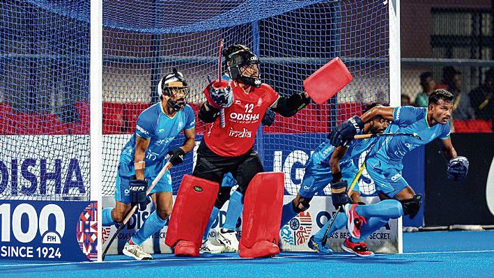 India go down to Aussies in goal fest