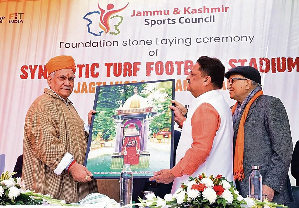 Avail limitless opportunities  in diverse sectors: J&K L-G to youth