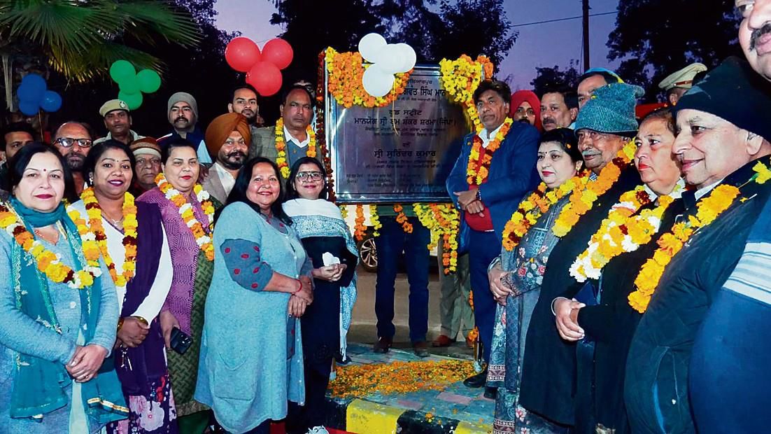 Minister Jimpa inaugurates food street in Hoshiarpur
