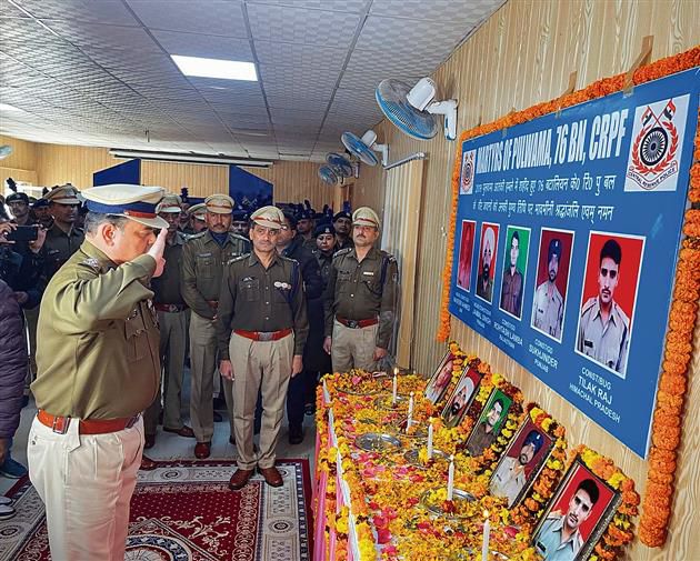 L-G Manoj Sinha pays tributes to 2019 Pulwama terror attack martyrs