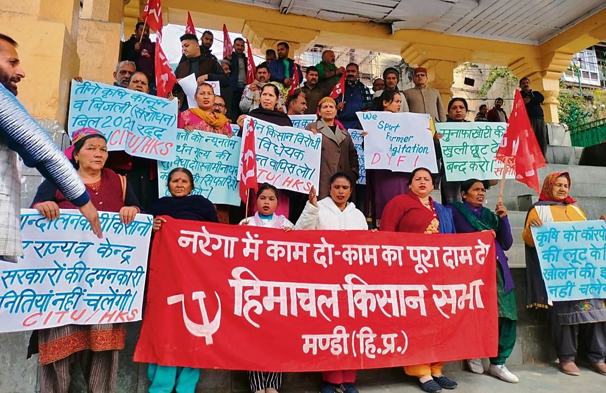 Massive workers’ rally in Himachal's Mandi to show solidarity with farmers