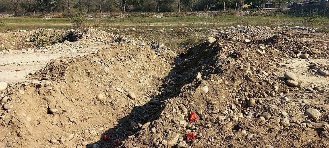 Irrigation Dept digs trenches to stop illegal mining activities in Yamunanagar
