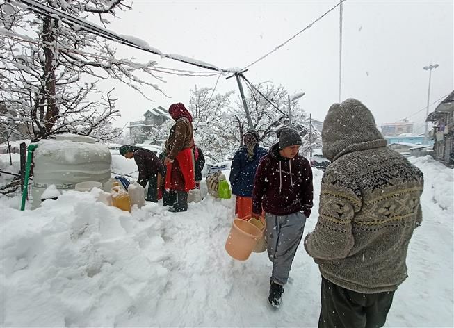 Five national highways among 441 roads closed as snow, rain lash Himachal Pradesh