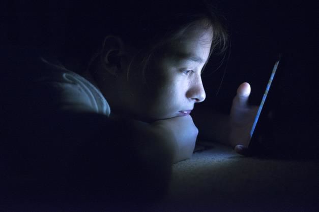 Smartphones’ effect on kids under 10 goes beyond eyes, say doctors