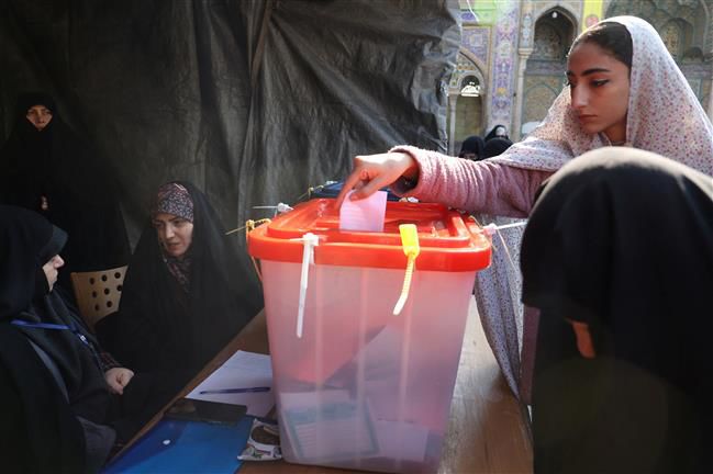 Iran hardliners set to tighten grip in election amid voter apathy