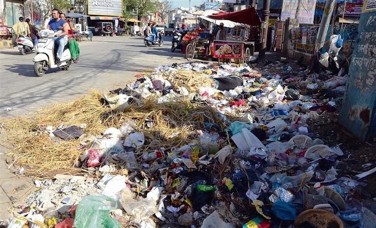 Garbage mess in city unlikely to be resolved before Holi, panel formed