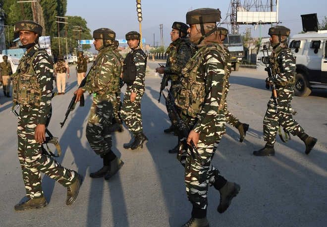 100 paramilitary companies positioned in West Bengal