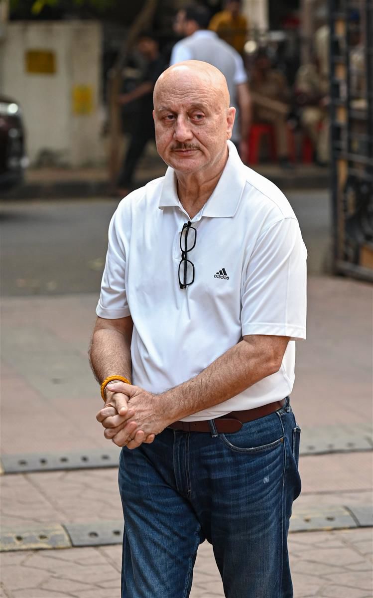 Anupam Kher to surprise fans with big news on his birthday