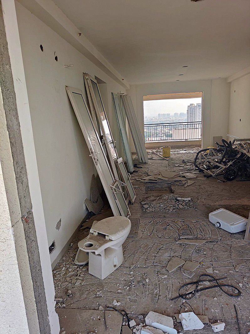 Demolition of Chintels towers begins, flat owners seek rent