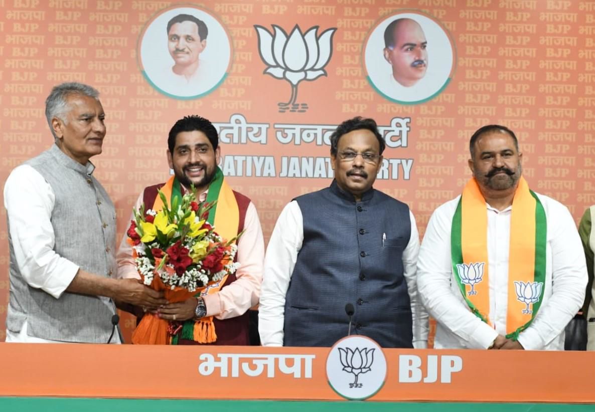 AAP's Jalandhar Lok Sabha MP Sushil Rinku, MLA Sheetal Angural join BJP ahead of Lok Sabha election