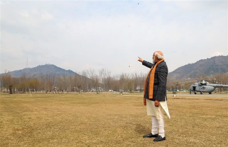 PM Modi arrives in Srinagar, to unveil projects worth Rs 6,400 crore