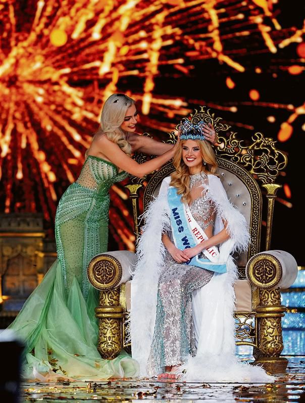 Czech beauty Krystyna Pyszkova crowned Miss World; Sini Shetty makes it  to Top 8