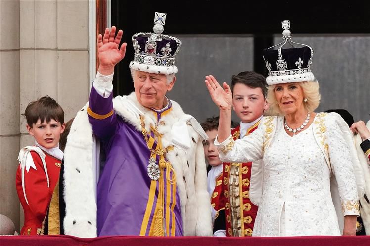 Charles, Camilla to attend Easter service