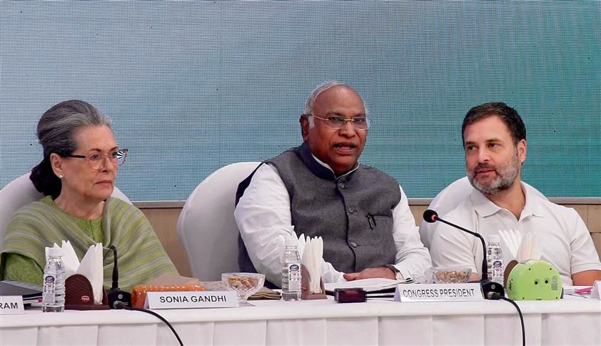 Congress holds CEC meet, picks candidates for 9 West Bengal seats