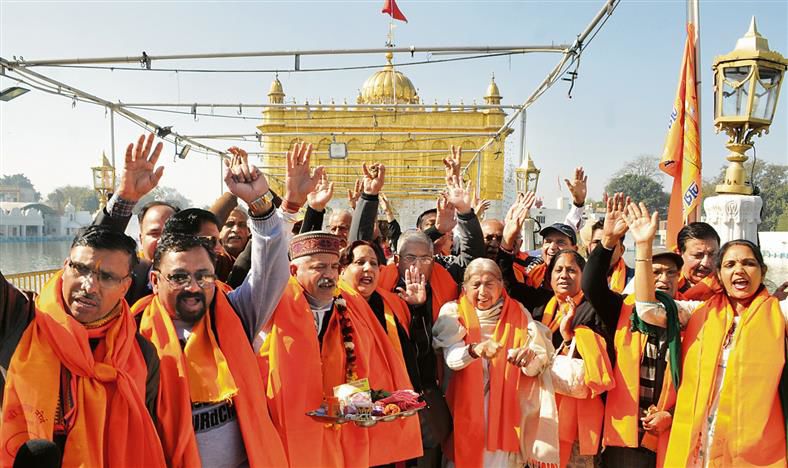 Pilgrims leave for Katasraj in Pakistan  for Mahashivratri