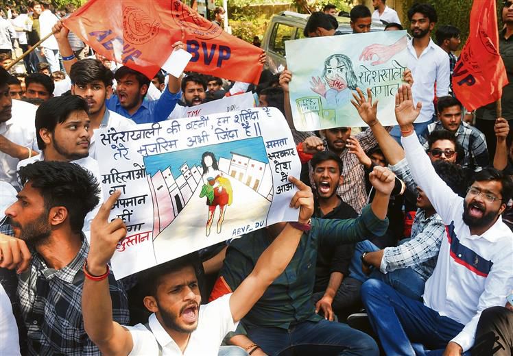 ABVP protests against Mamata  govt over crime against women