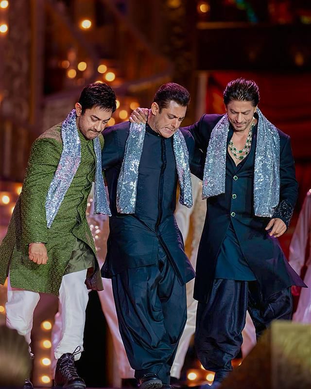 Shah Rukh, Salman and Aamir Khan set stage on fire at Anant Ambani-Radhika's pre-wedding bash; netizens react