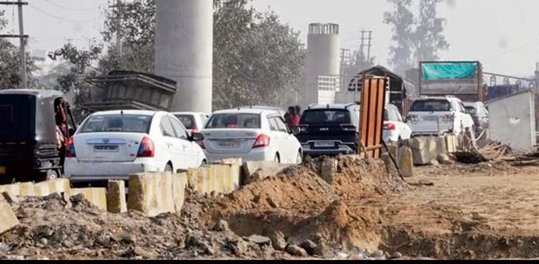 Lack of warning signs at road construction projects a threat to commuters’ lives in Amritsar