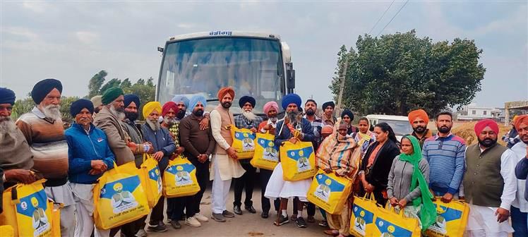 Pilgrims set off for Amritsar, Anandpur