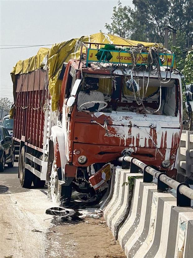 Couple hurt as truck rams into car in Lalru