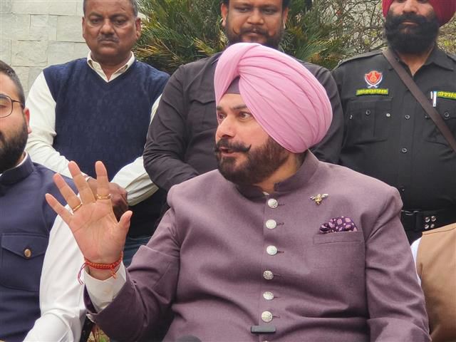 Navjot Sidhu blames Punjab government for 'mounting debt', says AAP sustaining on Rs 100 crore per day loan
