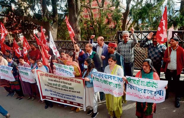 Women, worker groups want Samman Nidhi process resumed
