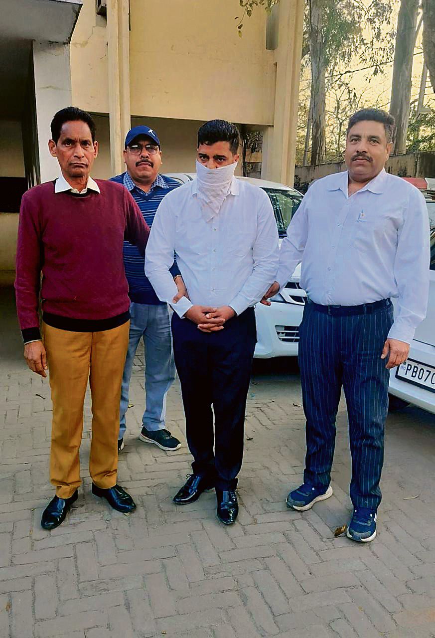 Impersonation by Gang: Suspects held by Vigilance Bureau also duped Haryana family of Rs 52 lakh