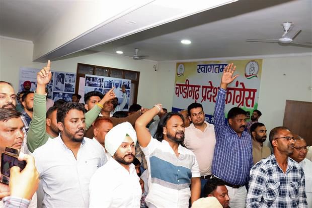 Chandigarh: Pawan Kumar Bansal, HS Lucky supporters’ face-off disrupts Congress meet