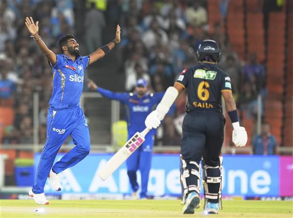 Gujarat Titans prevail under new captain Gill, Mumbai Indians's first match jinx continues