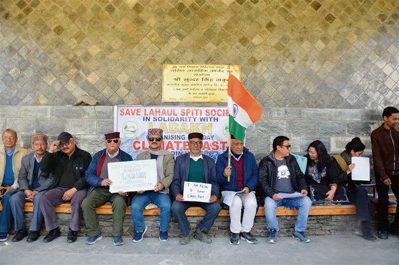 Daylong fast in Kullu to support Sonam Wangchuk’s Ladakh struggle