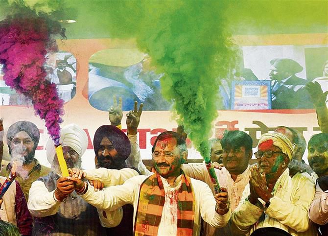 Af-Pak refugees celebrate early Holi, thank govt for implementing CAA