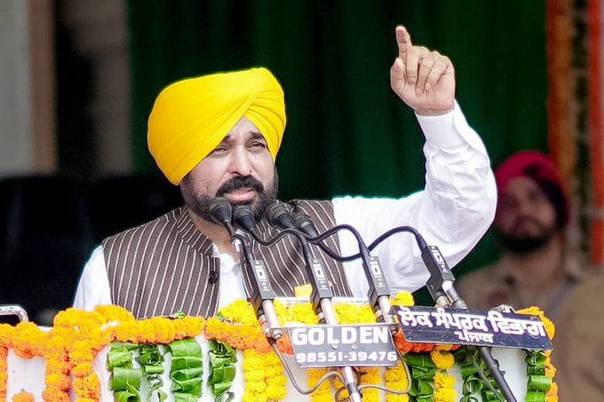 Punjab CM Bhagwant Mann leaves for Delhi, says AAP will stand like a rock behind him