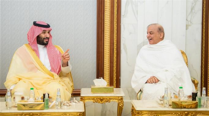 Saudi crown prince meets Pakistani Prime Minister Shehbaz, mentions Kashmir as he stresses on India-Pak dialogue