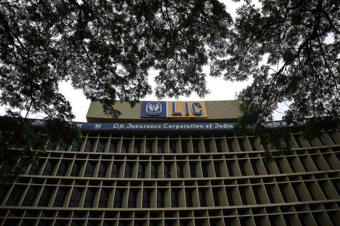 LIC warns against misleading ads