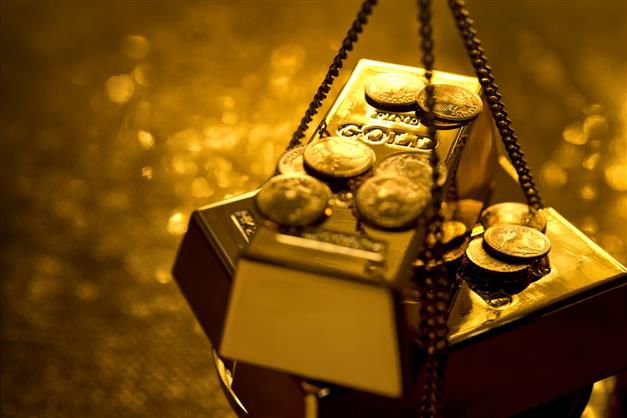 Gold prices soar to record high