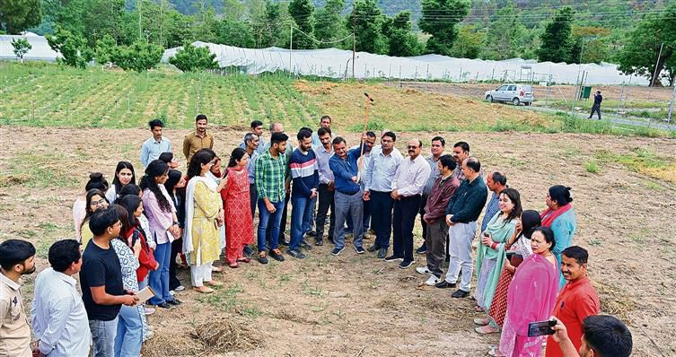 Experts discuss soil health, natural farming at Nauni University