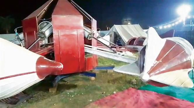 Merry-go-round falls in Patiala, 2 women injured