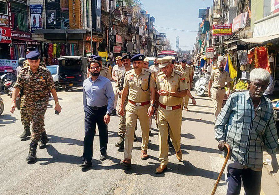 Panchkula police, CRPF teams take out flag march in Kalka, Pinjore