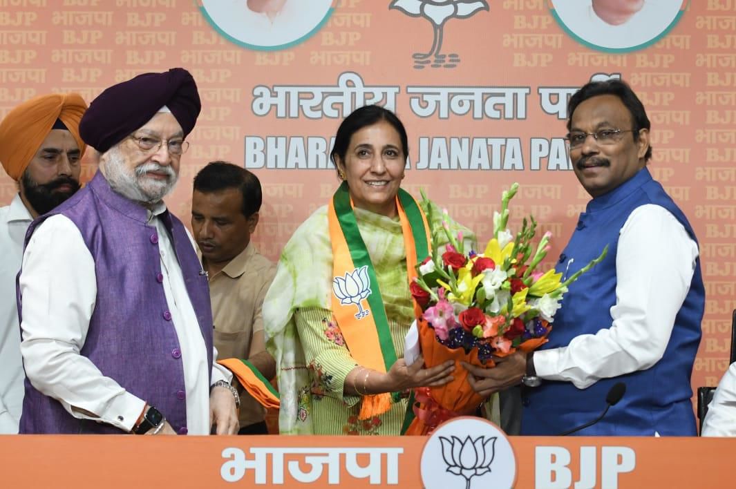 Akali leader Sikander Maluka’s daughter-in-law Parampal Kaur, former Congress social media head Rohan Gupta join BJP