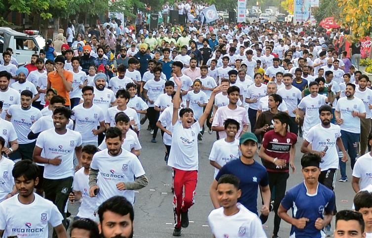 Over 3,000 take part in marathon in Ludhiana