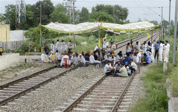Farmers to block railway tracks at Shambu today