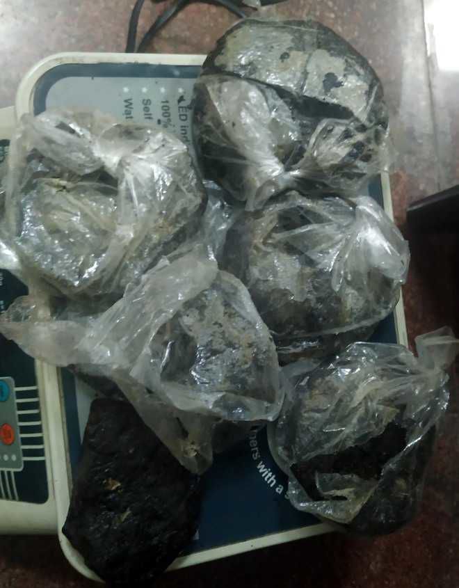 95 kg poppy husk, Rs 16.5L cash seized