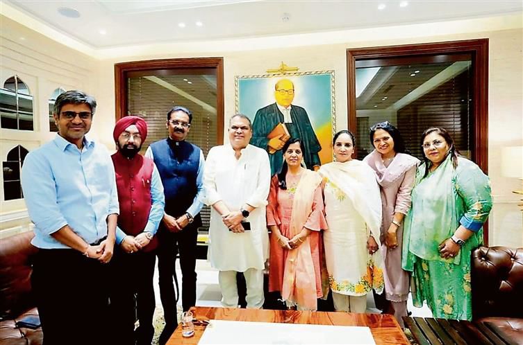 Prodded by AAP, Punjab MPs Sanjeev Arora, Vikramjit Singh Sahney, Ashok Mittal meet Kejriwal’s wife