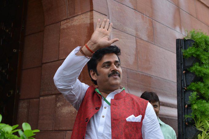 FIR against woman who alleged Ravi Kishan is father of her daughter